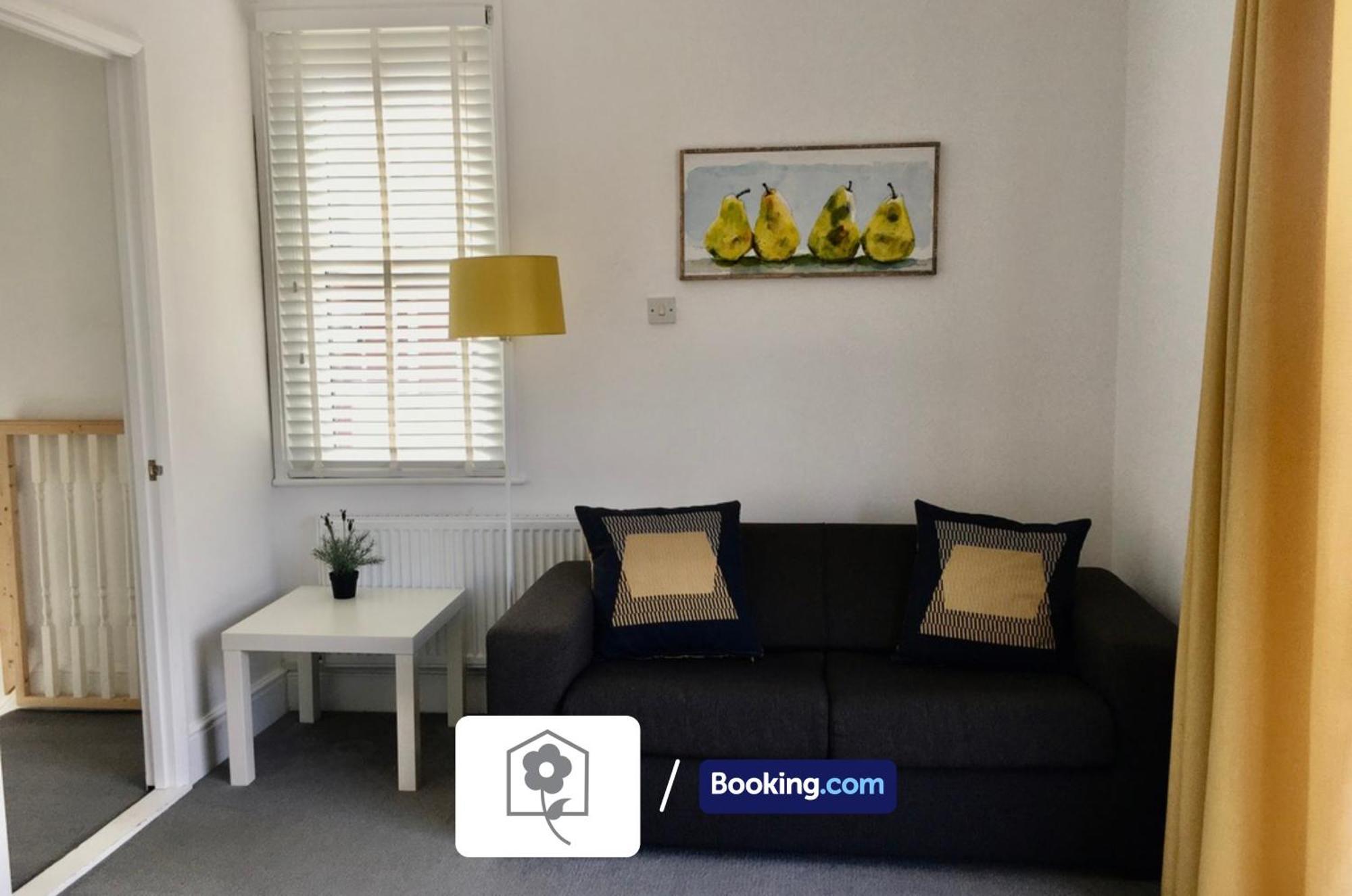 Netley Village Apartment By Your Stay Solutions Short Lets & Serviced Accommodation Netley Southampton With Free Wi-Fi Hamble-le-Rice Exterior foto