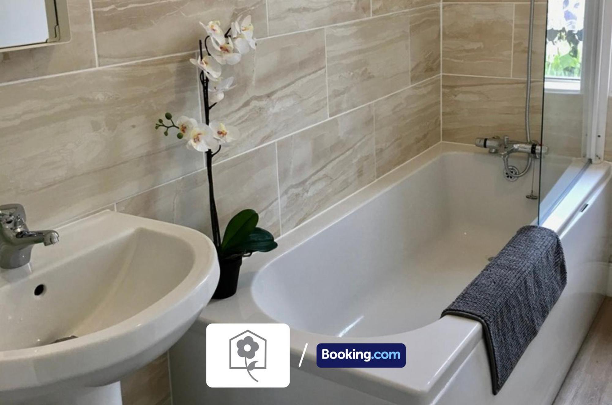 Netley Village Apartment By Your Stay Solutions Short Lets & Serviced Accommodation Netley Southampton With Free Wi-Fi Hamble-le-Rice Exterior foto