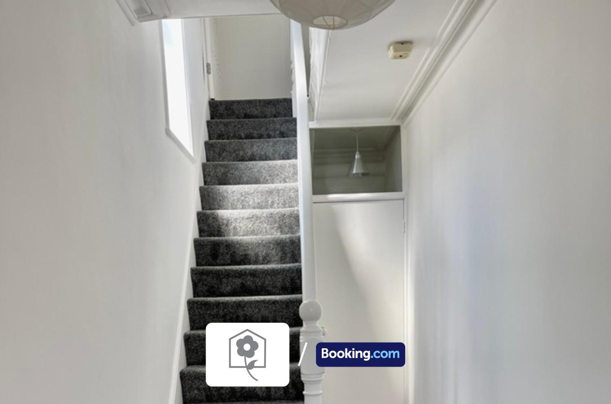 Netley Village Apartment By Your Stay Solutions Short Lets & Serviced Accommodation Netley Southampton With Free Wi-Fi Hamble-le-Rice Exterior foto